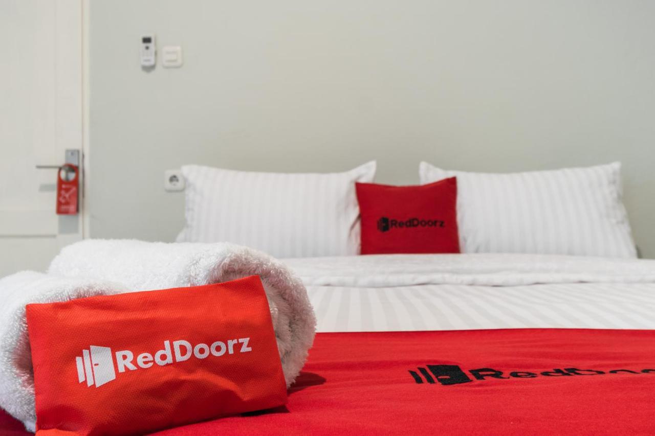 Reddoorz Plus Near Rs Usu Medan 2 Eksteriør billede